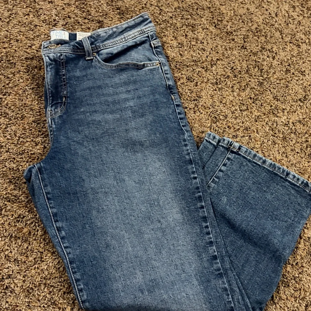 Time and Tru Light Blue Denim Jeans - Picture 1 of 3